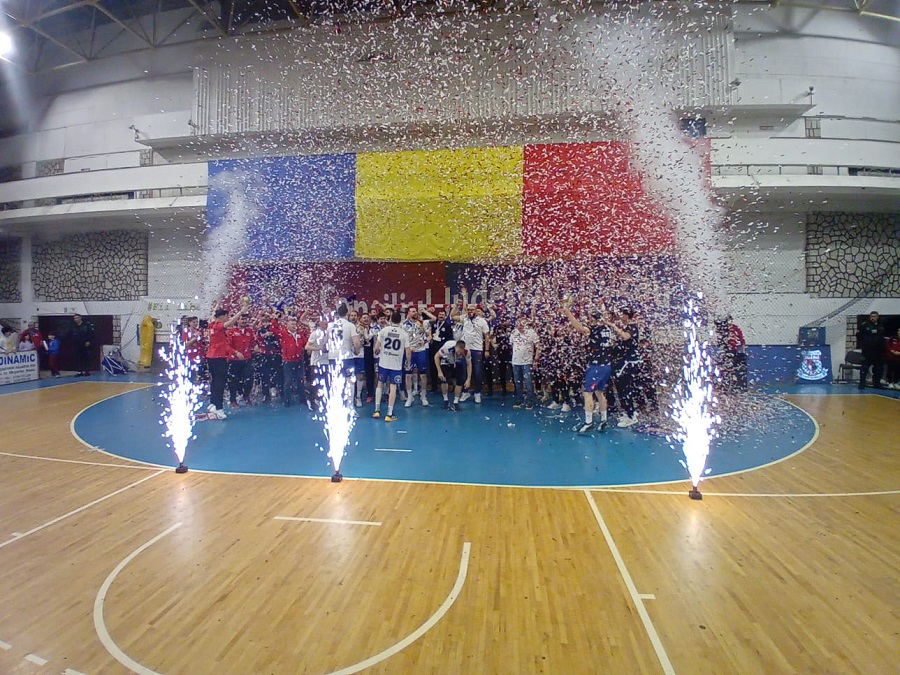 O întreagă echipă. Șapte sportivi părăsesc HC Buzău