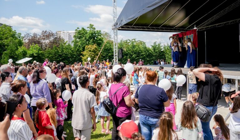 Distracție în Parcul Brătianu, pe 1 Iunie. Demonstrații, ateliere și expoziții interactive pentru copii