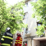 Incendiu, în micro XIV. Mai mulți locatari au fost evacuați de pompieri