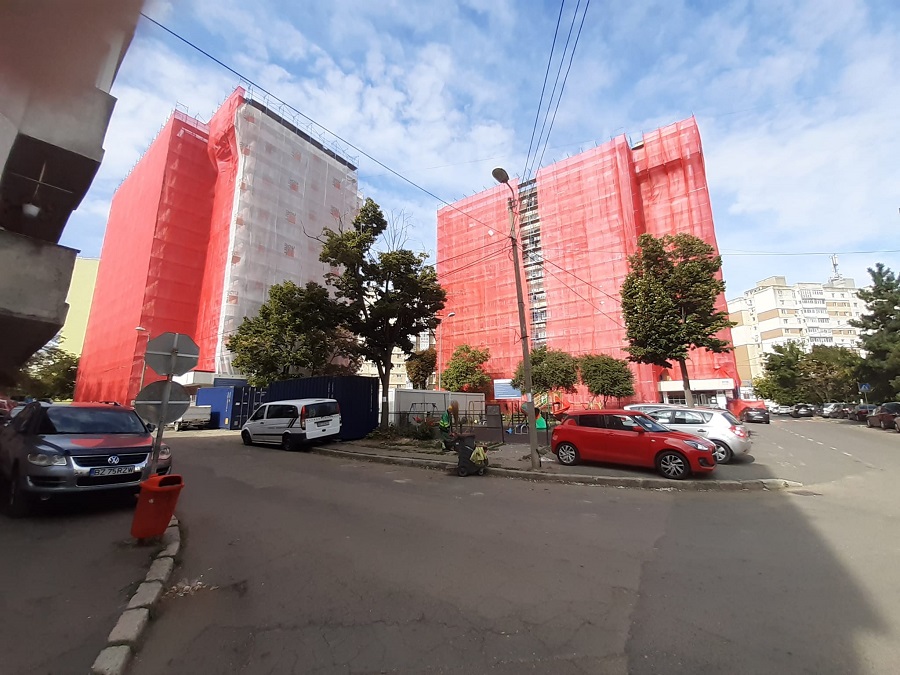 Pregătite pentru reabilitare. Se lucrează la 2 blocuri în Micro III