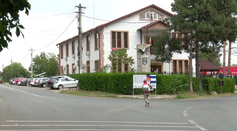 Răzmerița reformei în administrație. Primarii reclamă reducerile de personal făcute „din pix”