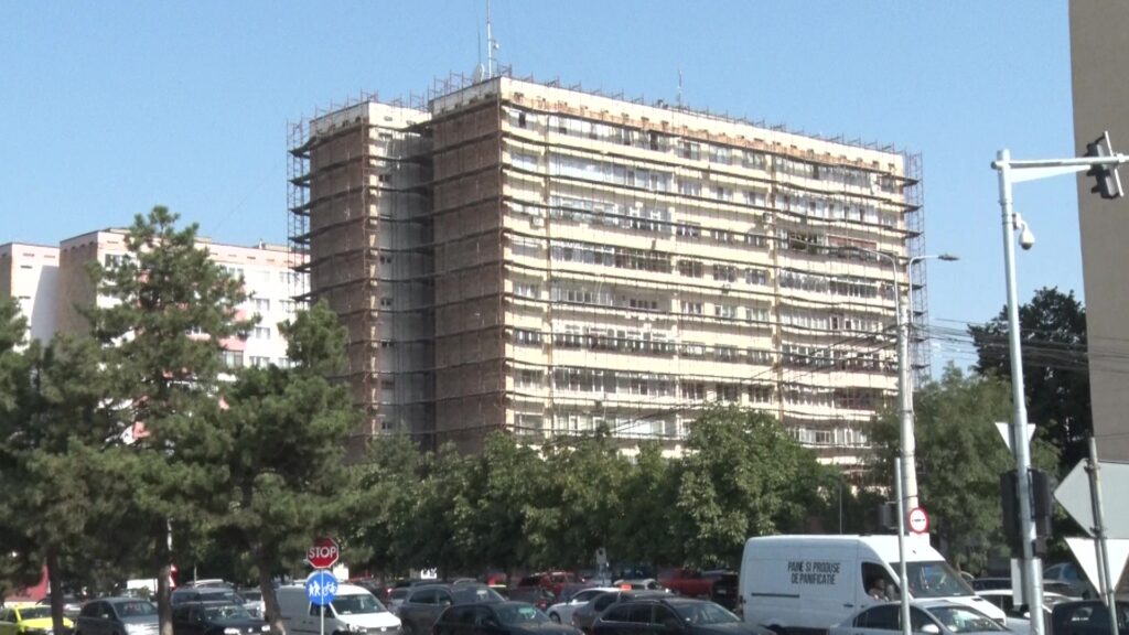 Schele pe blocuri. Vor mai începe lucrările?
