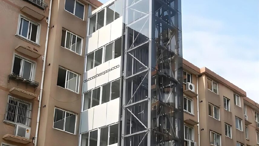 Proiect pentru seniori. Blocuri cu ascensoare exterioare