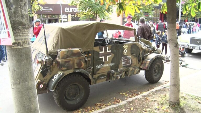 Retroparada de toamnă 2025. Automobile istorice pe bulevardul Bălcescu