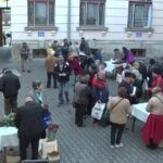 Flori pentru seniori. Primăria a premiat longevitatea în căsnicie