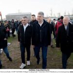 Candidatul PSD, Marcel Ciolacu, în vizită la târgul comunal Smeeni
