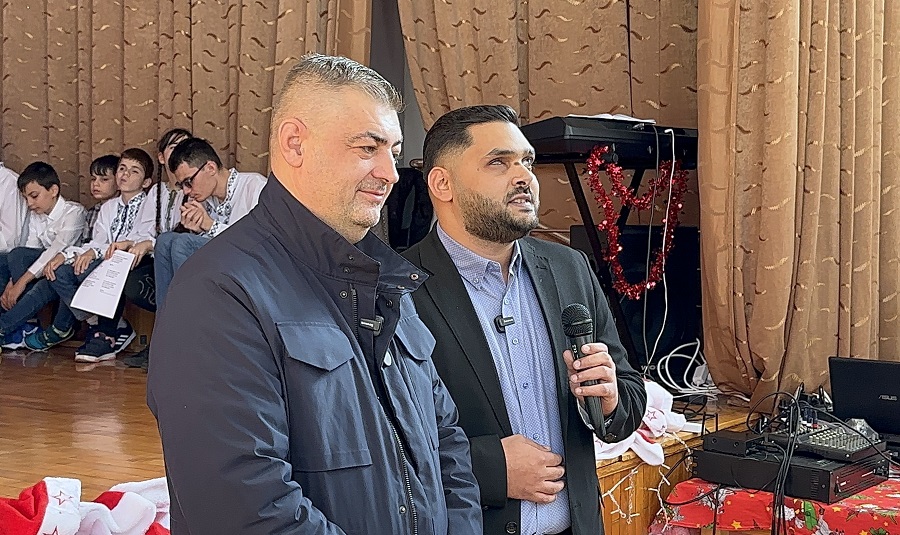 Acesta e spiritul Crăciunului! Lecție de recunoștință oferită de un tânăr nevăzător