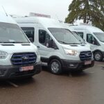 20 de microbuze școlare, predate primăriilor. În total, 61 de U.A.T.-uri au în dotare câte un asemenea vehicul ecologic