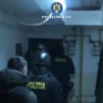 Percheziții la membrii mafiei înmatriculărilor auto. Suspecții ar fi intermediat programările online la Serviciul Permise