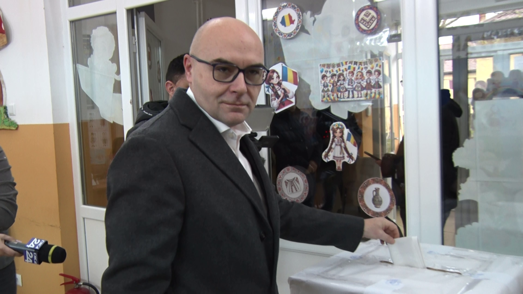 Mihai Răzvan Moraru a votat la Limpeziș. Candidatul Alianței PNL-USR: „Fiecare vot are o putere uriașă”
