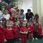 Urători la Primărie. Cei mai mici buzoieni au colindat la Paltul Comunal