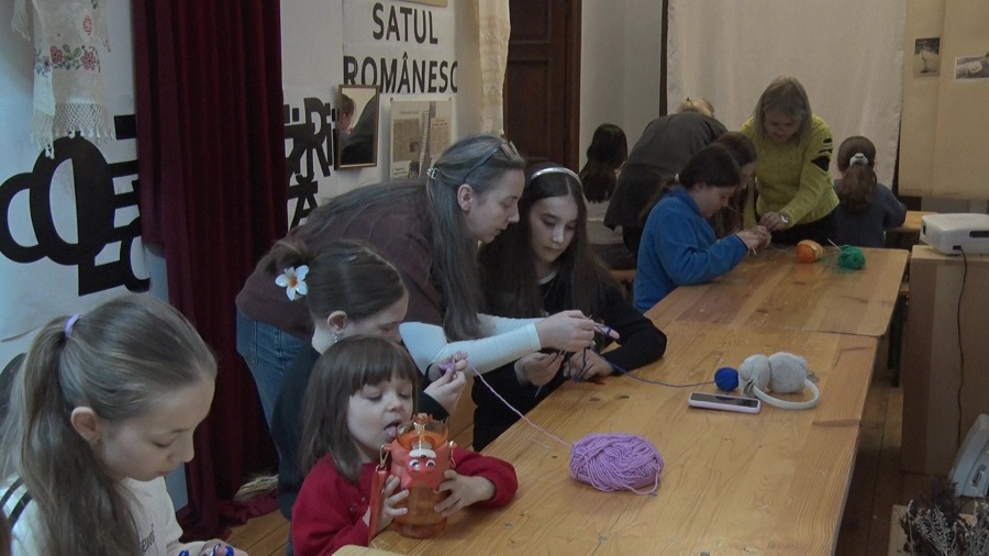 Tricotat pentru copii. Primul atelier din 2026 la Vergu Mănăilă