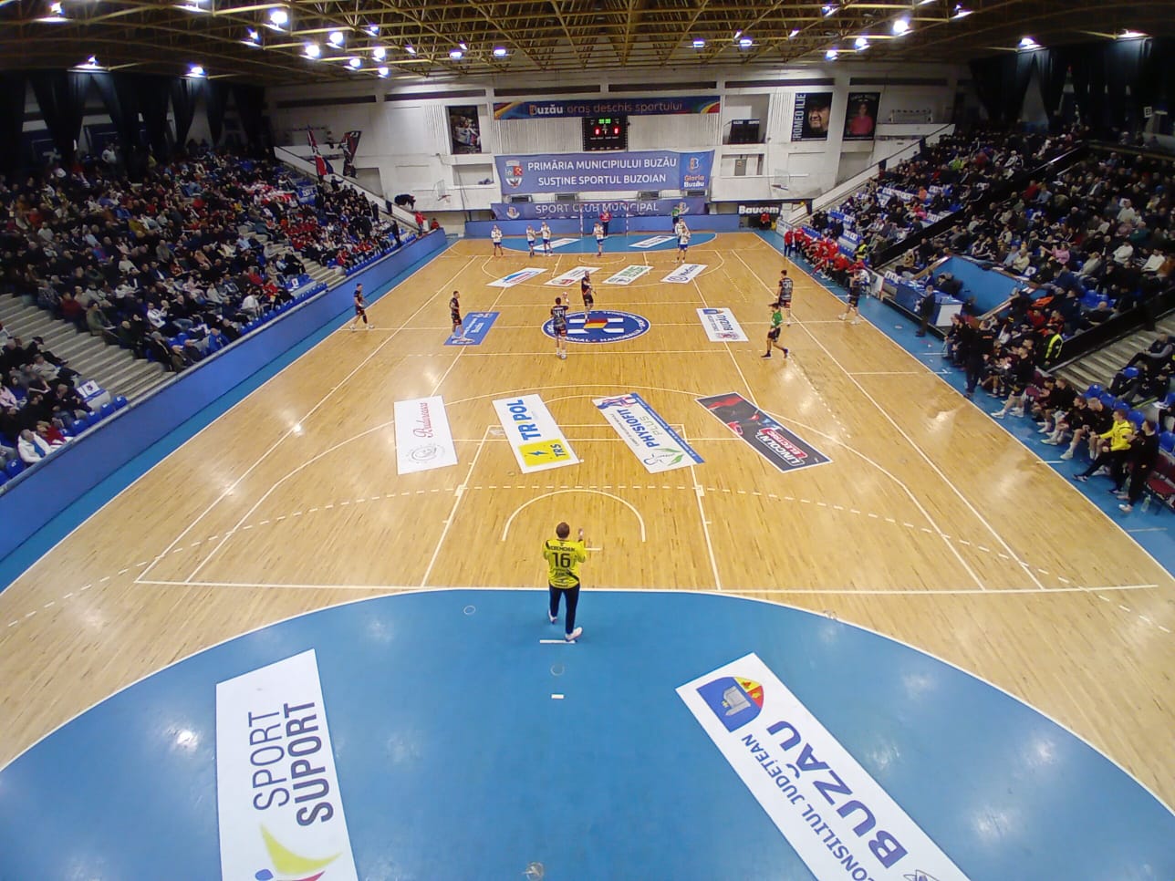 Spectacol! HC trece en-fanfare de Konjuh