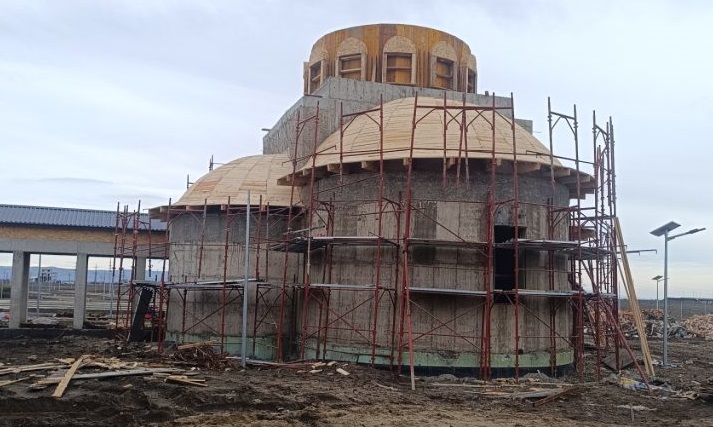 Modificări în proiect. Un iaz cu rol decorativ