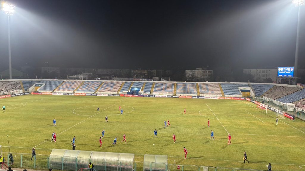 Metalul continuă  pe „Gloria”. Meciul cu FC Bacău, pe arena municipală