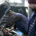 Criză acută de forță de muncă în Buzău. Numărul muncitorilor aduși din Asia s-a triplat în ultimii doi ani