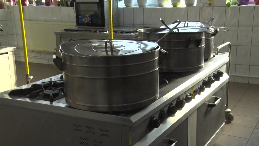 Poftiți la masă. Bucate gustoase și sănătoase pentru buzoienii sărmani