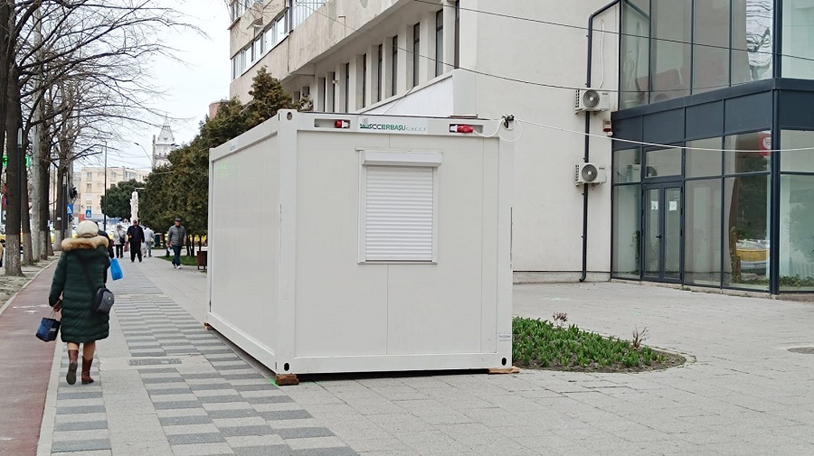 Organizare de șantier. Se reabilitează un nou bloc în Centru