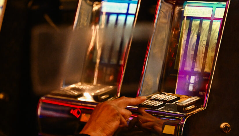 Activități prohibite. Jocurile de noroc ar putea fi interzise în Buzău