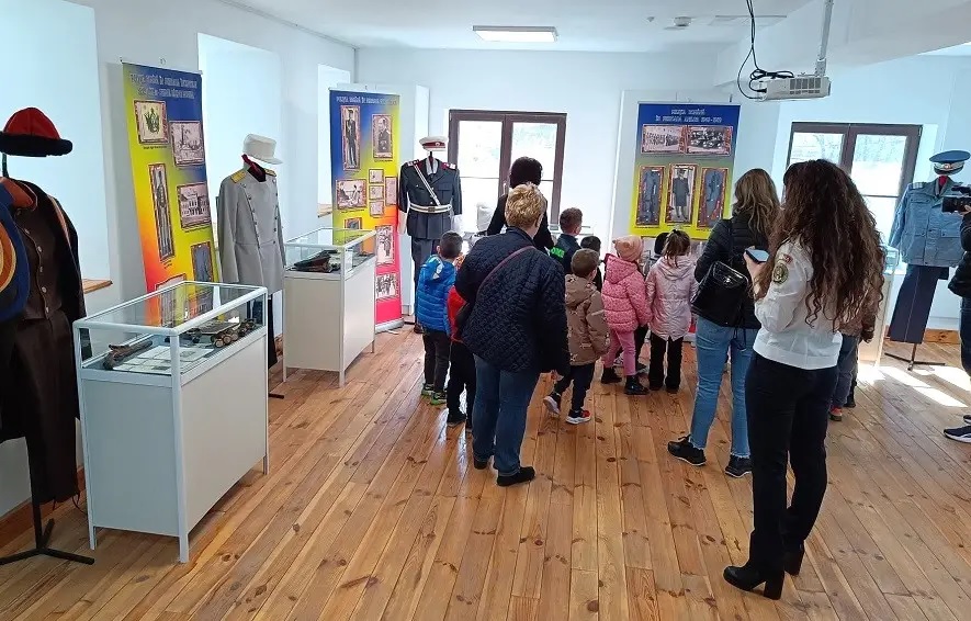 Ziua Poliției, marcată la Centrul Brătianu. A ajuns la Buzău expoziția „Muzeul Poliției Române”