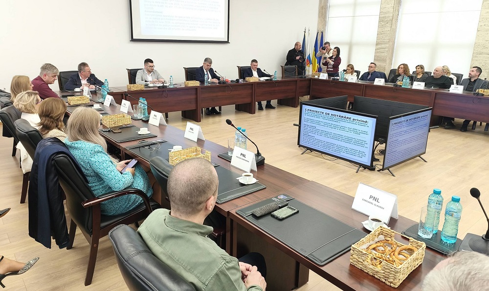 Dispar posturi, dar nu pleacă nimeni. „Reforma lui Bolojan”, fără efecte la CJ Buzău