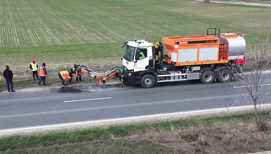 Utilaj modern, la Direcția de Drumuri și Poduri Buzău. Un nou mod de reparare a gropilor de pe carosabil