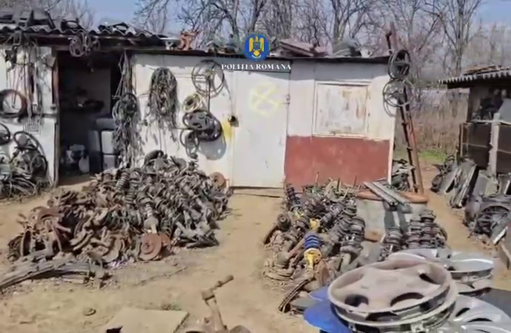 Deșeuri auto depozitate ilegal la Săpoca. Administratorul, reținut de polițiști