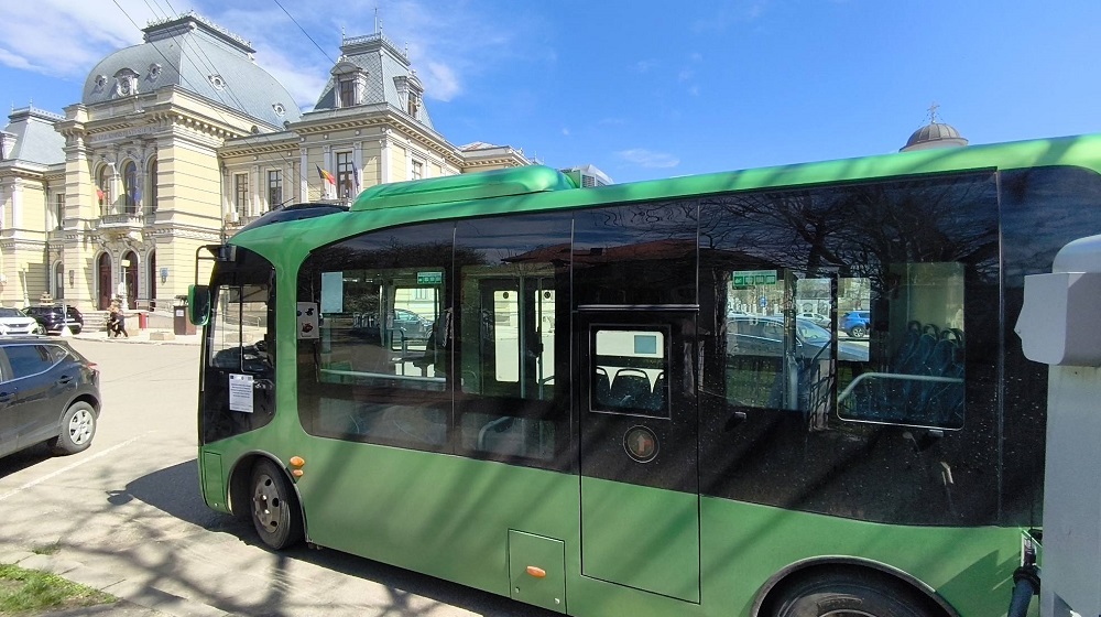 Zece noi autobuze electrice, la Rm. Sărat. Acestea se adaugă la cele opt aflate deja în circulație