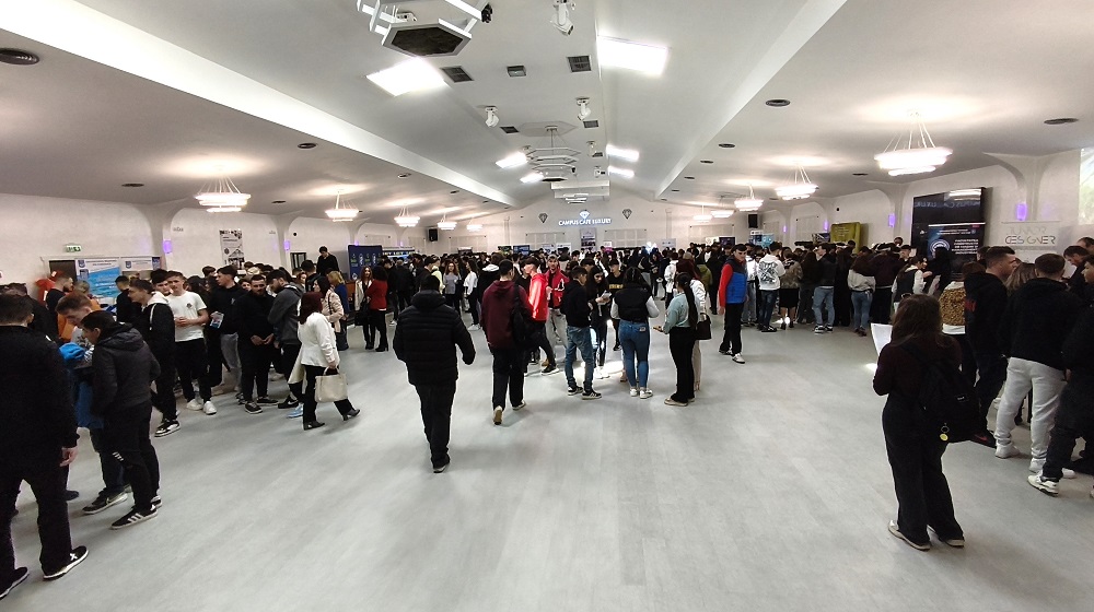 Elevii, atrași cu tehnologie 3D și roboței. Oferte impresionante ale universităților, la „TehnoSKILLS” 2026 