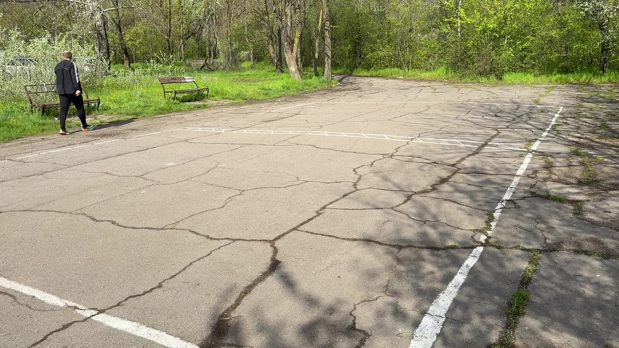 Heliport abandonat. Terenul betonat din Crâng ar putea fi reamenajat
