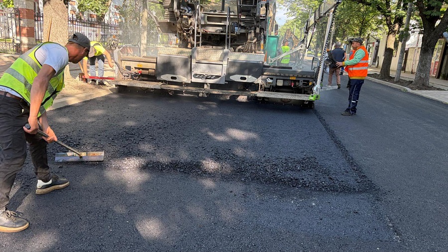 Blocare totală. Restricții de circulație pe Bălcescu