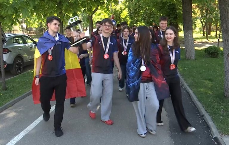 Campionii s-au întors acasă! Echipa Heart of RoBots, primită cu emoție la Buzău