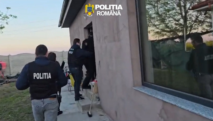 Spargeri la casele primarilor. Gruparea de hoți a fost prinsă