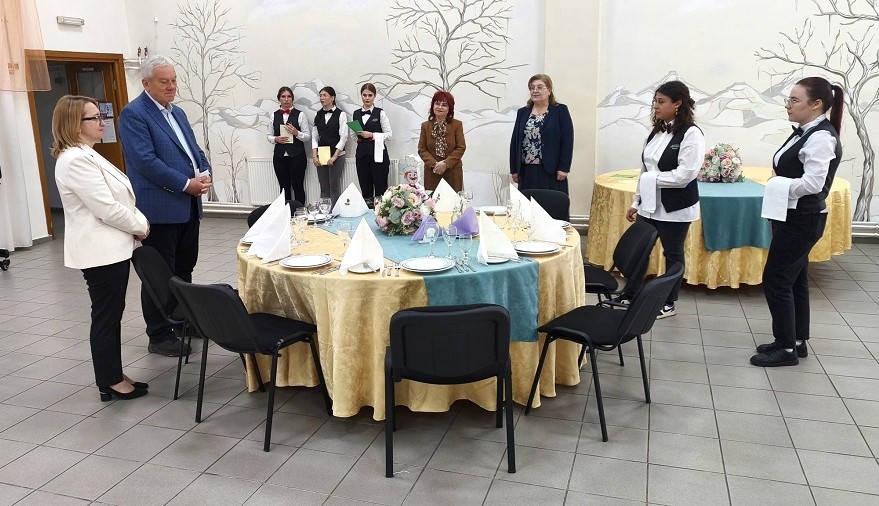 Meserii căutate și stagii de practică în străinătate. Ziua Porților Deschise la Liceul „Meserii și Servicii” Buzău
