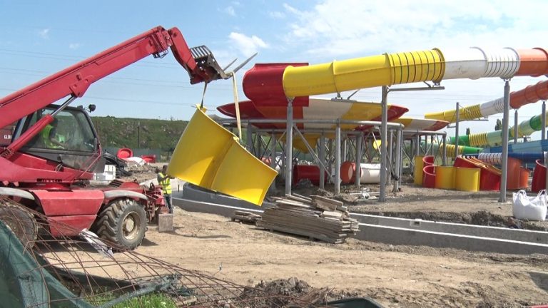 Aquapark-ul nu va mai fi inaugurat pe 1 Iunie. Explicațiile responsabililor din Palatul Comunal