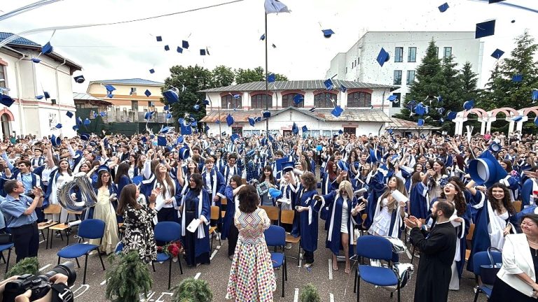 „Jur să nu mă pierd în mulțime!”. Promoția 2026 a Colegiului „B.P. Hasdeu” și-a luat zborul!