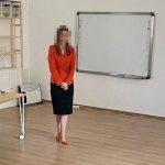 Flagrant. Directoarea Școlii Cilibia, în arest. Reținută pentru o mită de 10.000 de lei