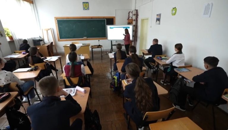 Evaluarea Națională începe luni. Sunt așteptați în sălile de examen peste 3.300 de elevi buzoieni