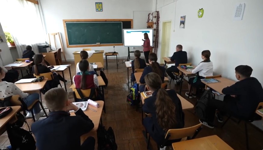Evaluarea Națională începe luni. Sunt așteptați în sălile de examen peste 3.300 de elevi buzoieni