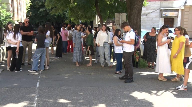 Nicio medie de 10, la Evaluarea Națională. 74,8% este procentul de promovare în județul Buzău