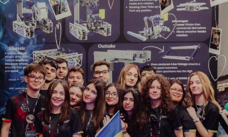 Excelența în robotică duce Buzăul pe scena mondială. Vicecampionii mondiali de la Heart of Robots, din nou în America
