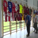 Șase baloane de aur, la Liceul Sportiv. Tricouri valoaroase, expuse în sala de sport a liceului