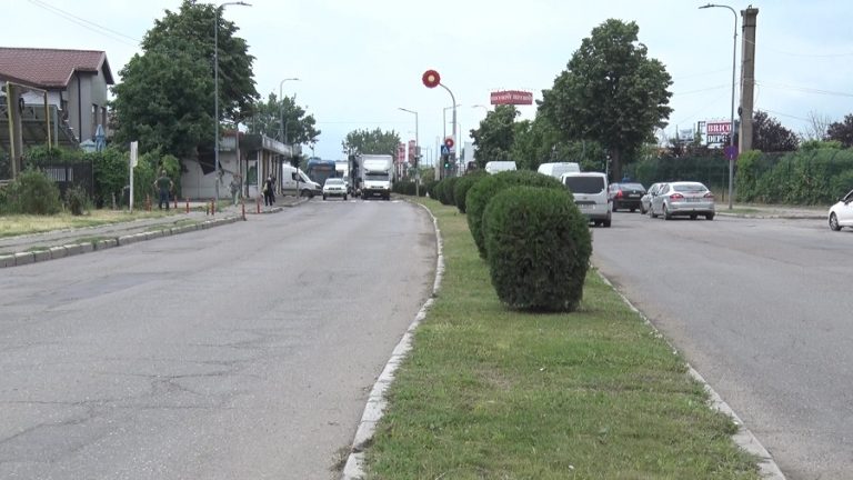 Investiții în așteptare. Drăgaica întârzie reabilitarea a două străzi