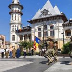 Tricolorul României, omagiat la Buzău. Drapelul Național, ridicat pe catarg în Piața Dacia