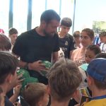 De la Survivor, în sprijinul lui Mattias. Gabi Tamaș a venit la Buzău și a dat sute de autografe