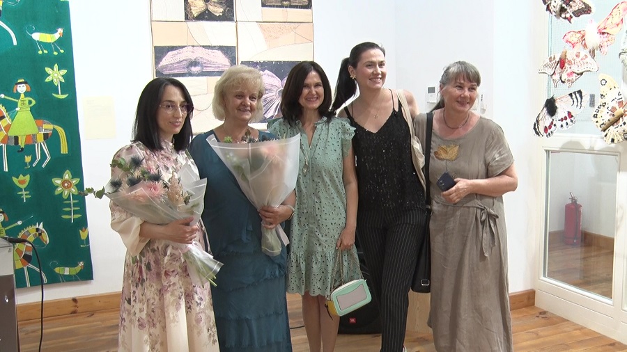 Dincolo de timp. Expoziție de artă textilă decorativă