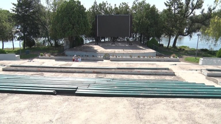 Amfiteatru uitat. Eșuarea Centrului de spectacole în aer liber