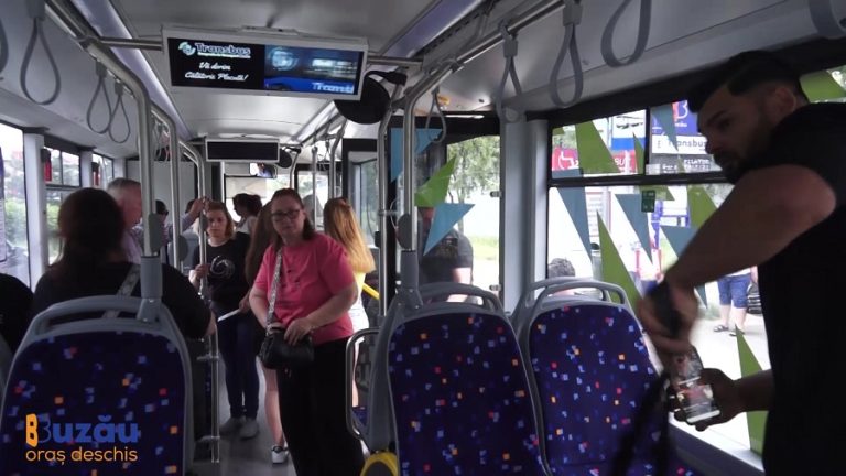 Transport școlar. Elevii vor circula cu microbuzele electrice