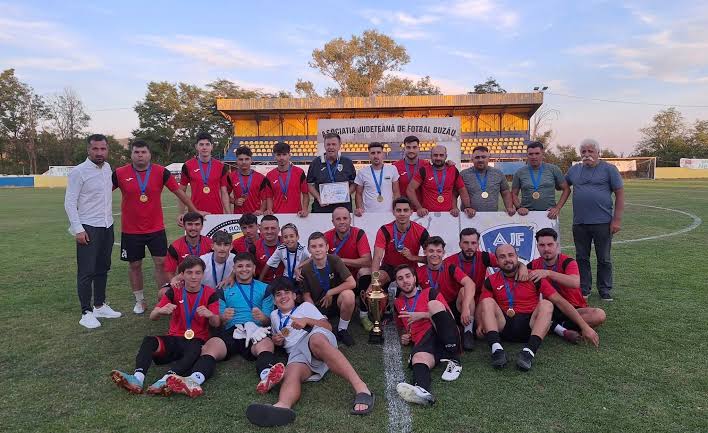Supercupa Buzăului se joacă două etape. Semifinalele sâmbătă, finala pe 26 august