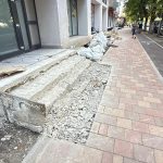 Trepte la trotuar. Se refac scările de pe Bălcescu